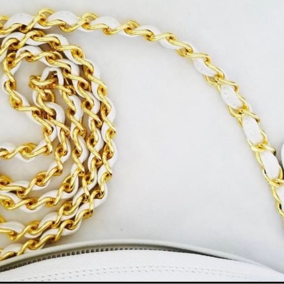 Authentic Chanel caviar white camera bag purse - Picture 6 of 9